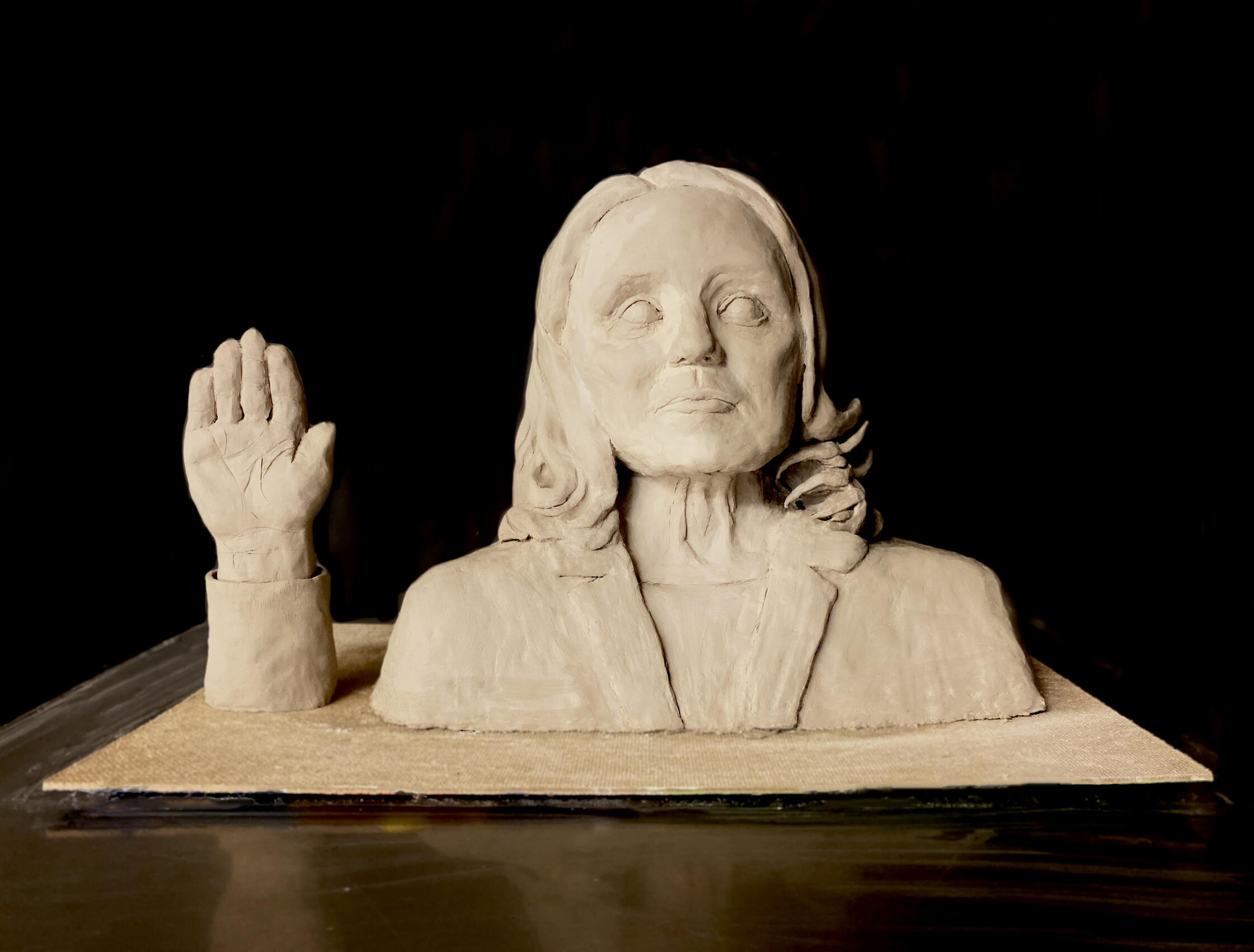 Christine 17&quot; x 19&quot; x 10&quot;